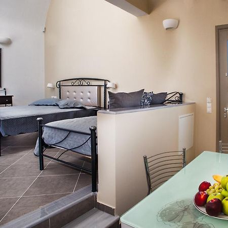 Santa Rinoula Suites Sea Sunset Views Adults Only Megalokori Exterior foto