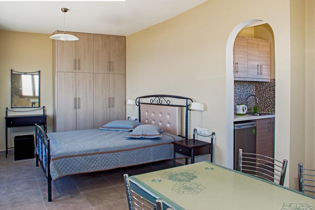 Santa Rinoula Suites Sea Sunset Views Adults Only Megalokori Exterior foto